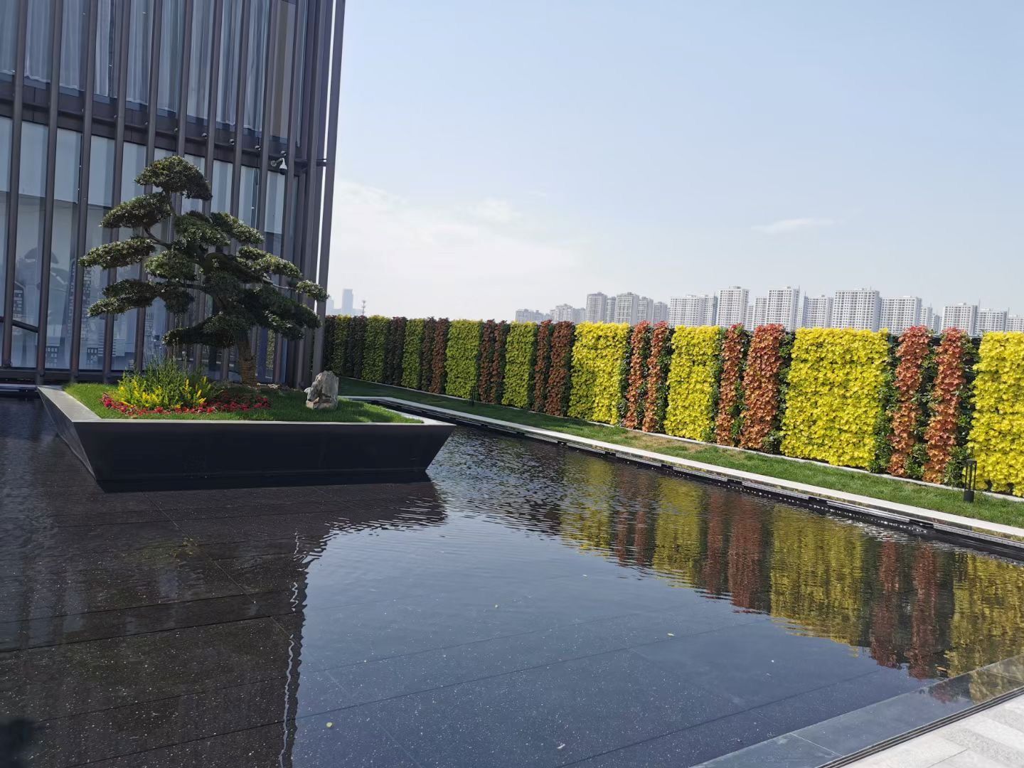 杭州亚运村未来总部社区大楼外围隔离景观墙(图4)